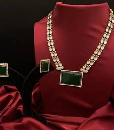 Samrajni emerald long necklace