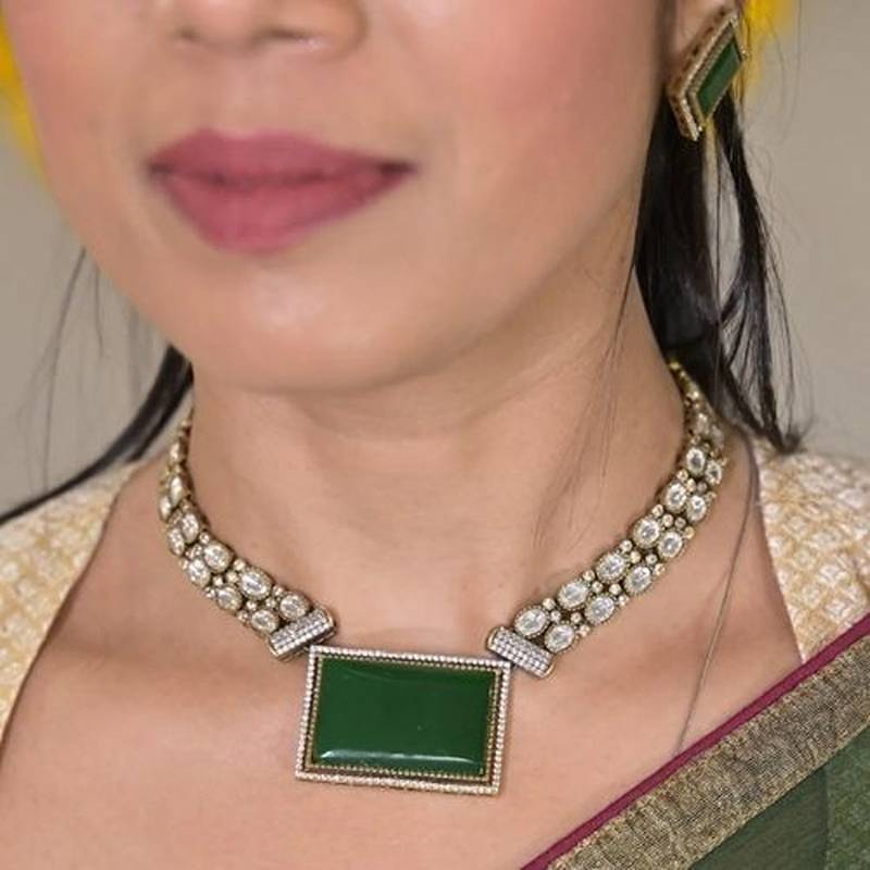 Samrajni emerald long necklace