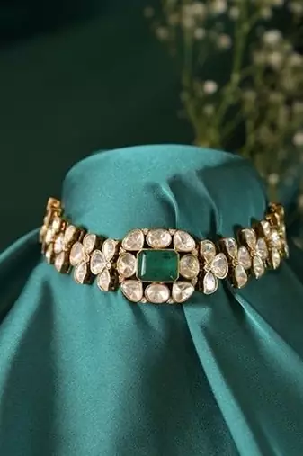 Ratna royal mossanite green golden choker necklace