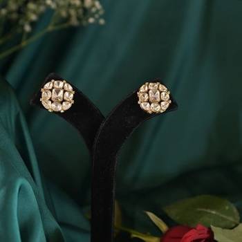 Ratna royal mossanite golden choker necklace 2
