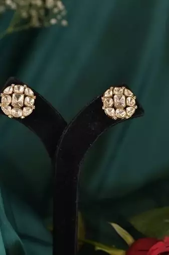 Ratna royal mossanite golden choker necklace