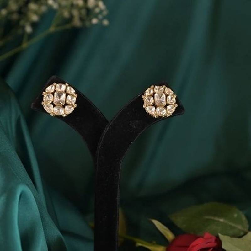 Ratna royal mossanite golden choker necklace