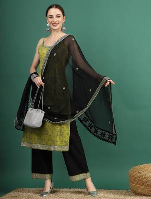 women green bandhani embroidered shoulder straps sequinned kurta with palazzo & dupatta 2