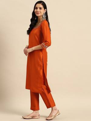 women ethnic motifs embroidered mirror work silk crepe kurta with trousers & dupatta 2