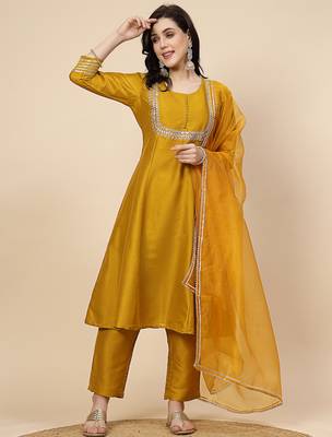 women burgundy yoke design a-line kurta and trousers with dupatta 1
