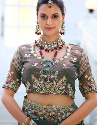 Kanjivaram olive gray embroidered floral border moss shimmer saree with unstitched blouse 3