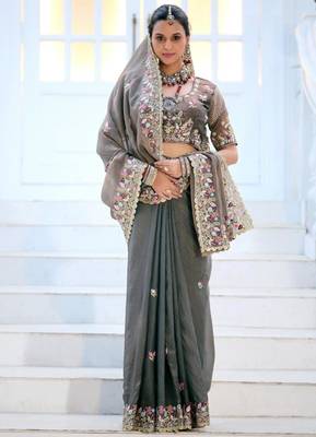 Kanjivaram olive gray embroidered floral border moss shimmer saree with unstitched blouse 4
