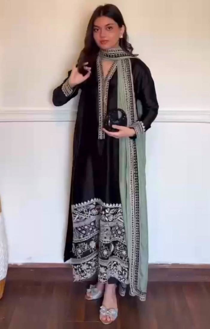 Black silk blend embroidered kurta set
