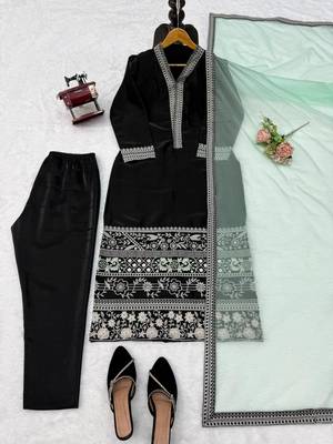 Black silk blend embroidered kurta set 4