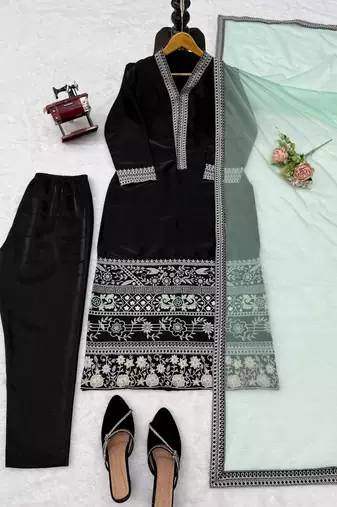 Black silk blend embroidered kurta set