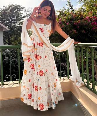 Off-white silk blend embroidered flared gown set 2