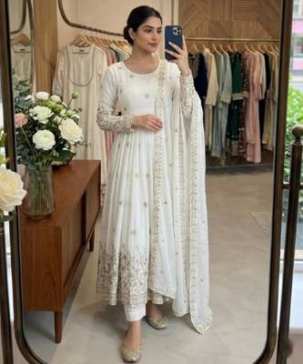 White silk blend embroidered flared gown set 1