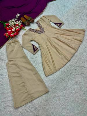 Beige silk blend embroidered palazzo set 4