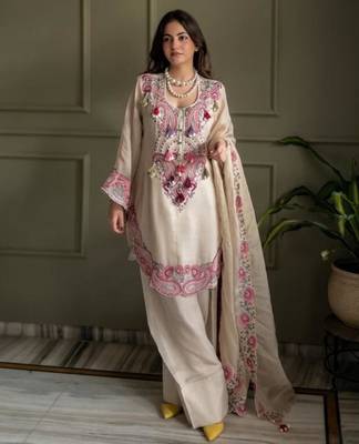 Off-white georgette embroidered farshi salwar set 1