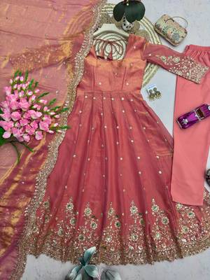 Champagne silk blend embroidered flared gown set 2