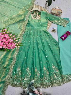 Green silk blend embroidered flared gown set 2