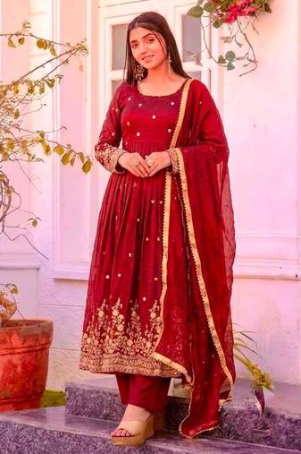 Red silk blend embroidered flared gown set