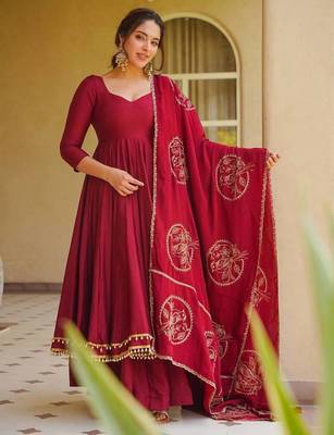 Women's maroon anarkali kurta set with embroidered dupatta 2