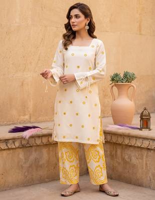 Women's off white embroidered kurta with yellow printed farshi pant 1