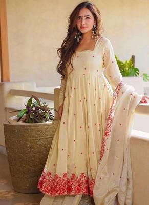 Women's off white embroidered anarkali kurta palazzo set with dupatta 2