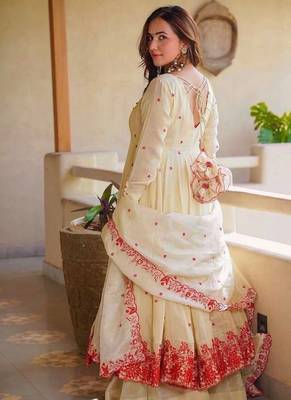 Women's off white embroidered anarkali kurta palazzo set with dupatta 3