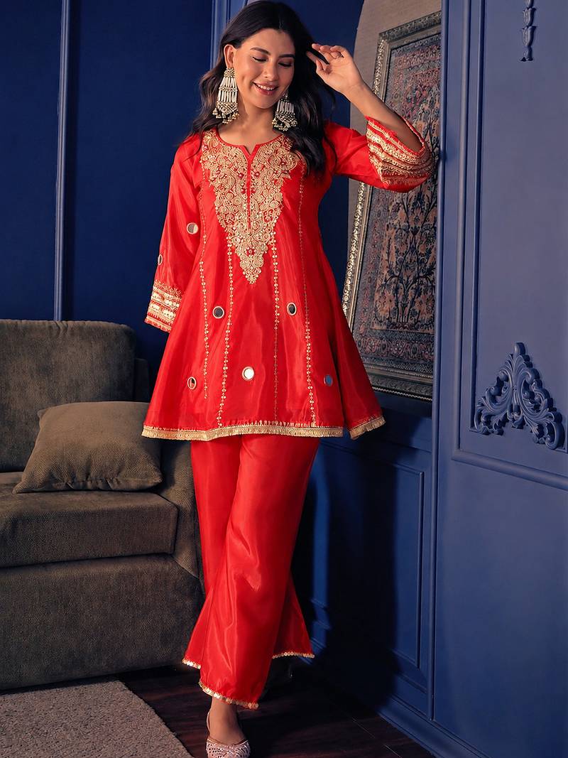 Red silk blend crepe kurta pant set with handwork