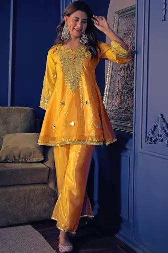 Yellow silk blend crepe kurta pant set with handwork