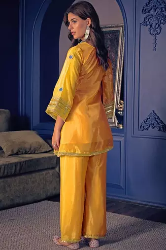Yellow silk blend crepe kurta pant set with handwork
