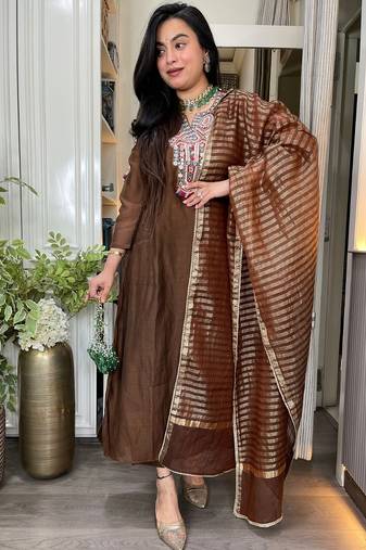 Chocolate chanderi kurta pant set with jacquard dupatta