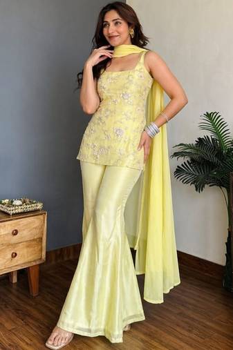 Lemon embroidered georgette kurta pant set with dupatta