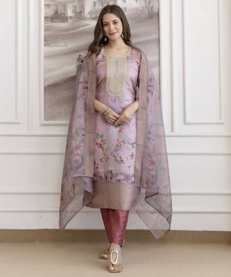 Rose viscose jacquard kurta set with organza dupatta 4