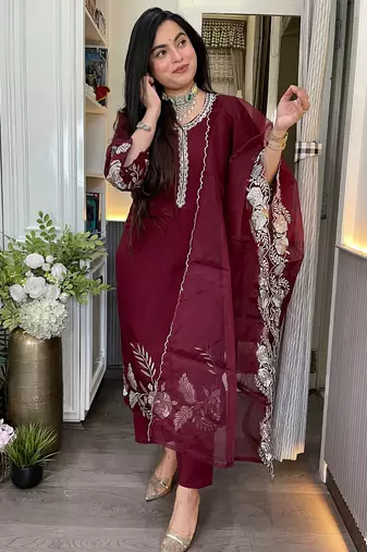 Wine chanderi embroidered kurta set with organza dupatta