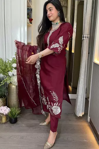 Wine chanderi embroidered kurta set with organza dupatta
