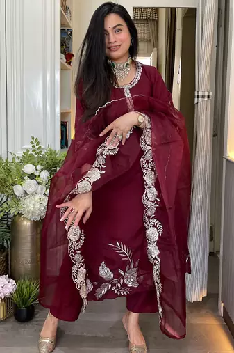 Wine chanderi embroidered kurta set with organza dupatta