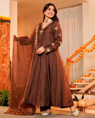 Brown cp vichitra embroidered kurta set with dupatta 2