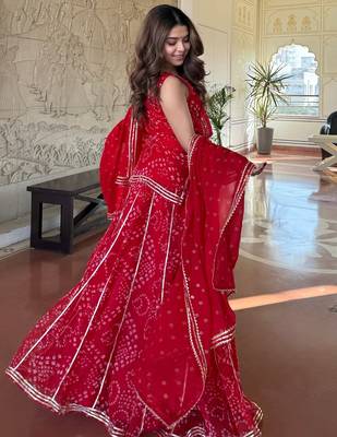 Red georgette silk blend printed kurta sharara set with georgette dupatta 3