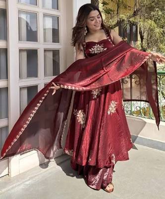 Maroon fendy silk blend satin embroidered flared kurta palazzo pant set with silk blend satin dupatta 5
