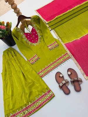 Green roman glass mirror work kurta palazzo set with kota dupatta 3
