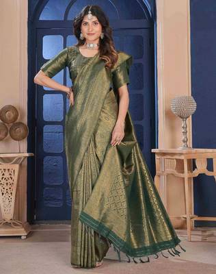 Dark Green Zari Woven Kanjivaram Soft Silk Blend Saree With Stitched Blouse 3