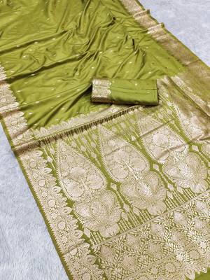 Parrot green soft banarasi silk blend  saree with self weaving design zari weaving pallu and blouse 3