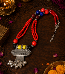 Vintage inspired statement pendant necklace