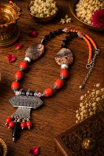 Contemporary boho beaded necklace design