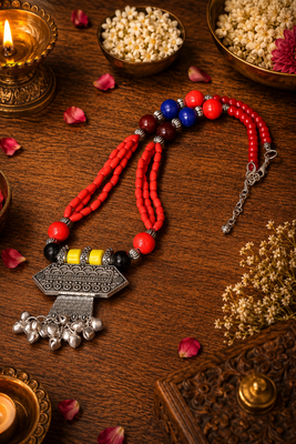 Vintage inspired statement pendant necklace 2