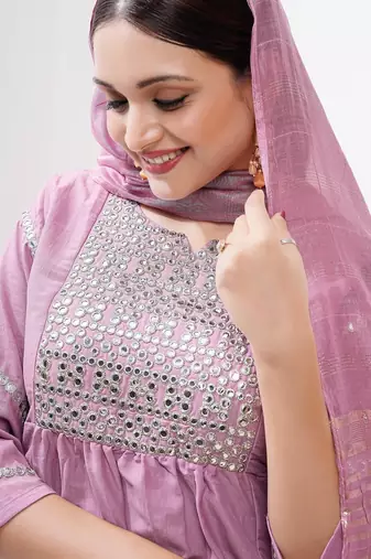 Lilac vertical silk blend embroidered kurta pant set with banarasi dupatta