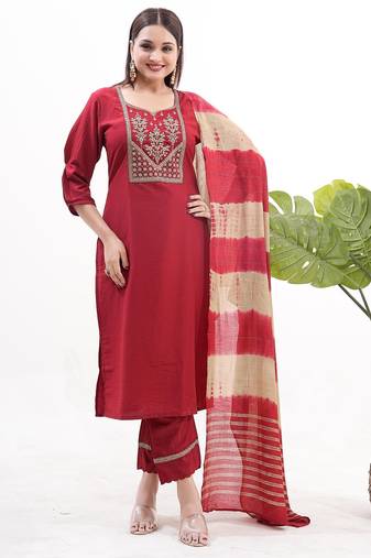 Red roman silk blend embroidered kurta pant set with banarasi dupatta
