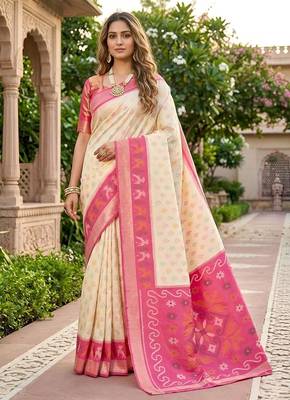 White color pochampally silk blend ikkat pattern zari woven border sarees 3
