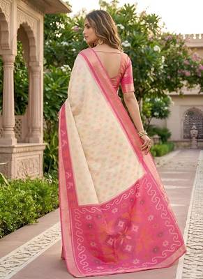 White color pochampally silk blend ikkat pattern zari woven border sarees 5