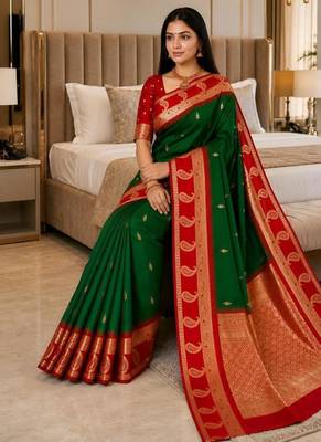 Dark green color silk blend zari woven work saree 4