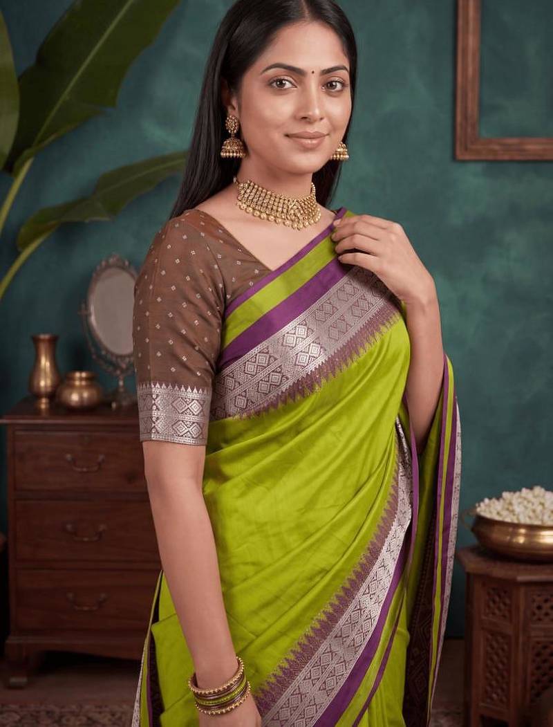Perrott color silk blend woven work saree sari