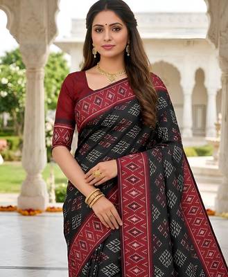Black color silk blend ikkat pattern woven work sarees 3